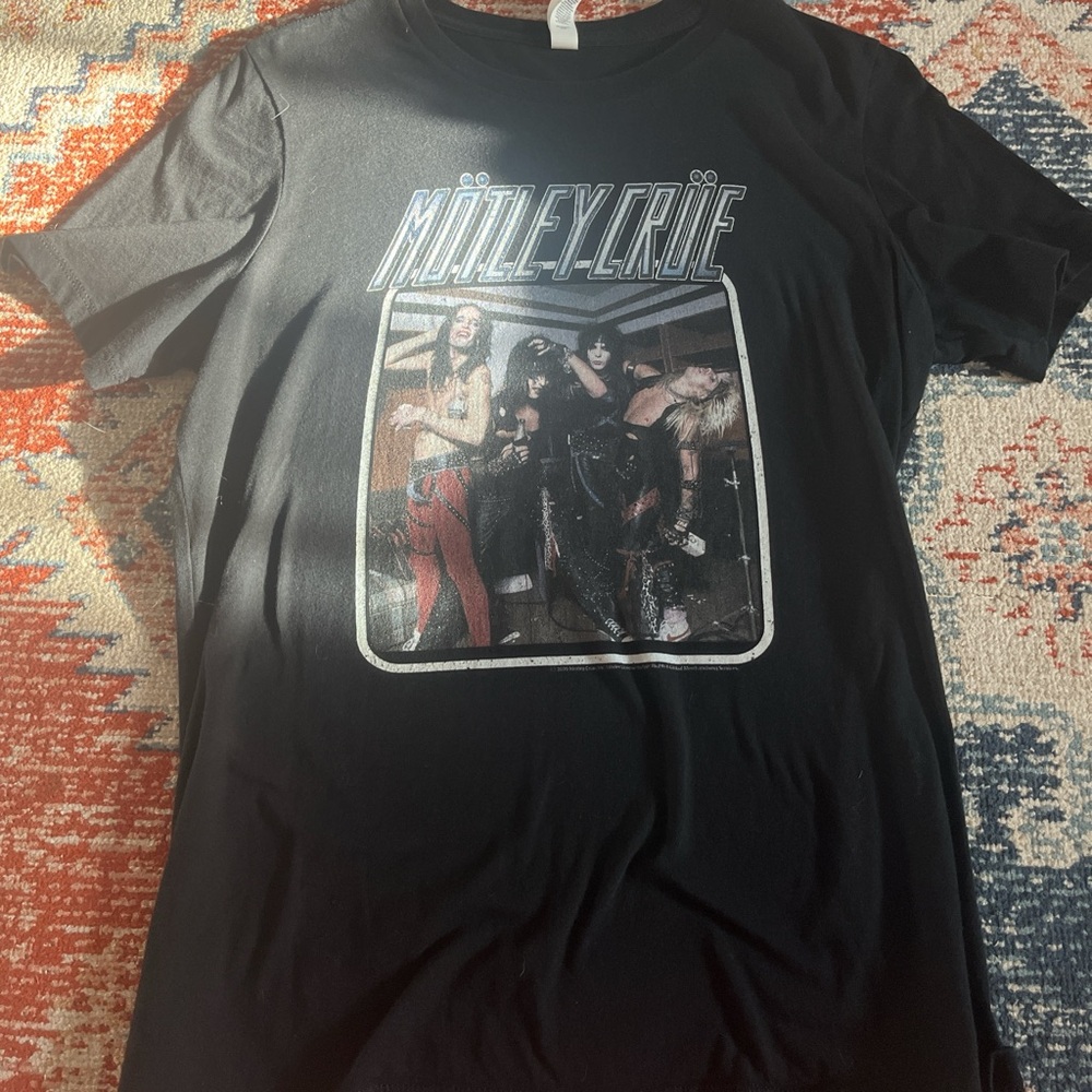 black motley crew tee